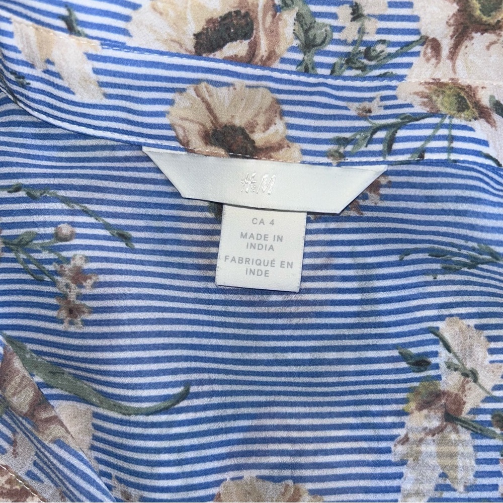 H&M Blouse Women's Sz 4 Blue/White Stripe Floral Hi Low Hem - Picture 5 of 9